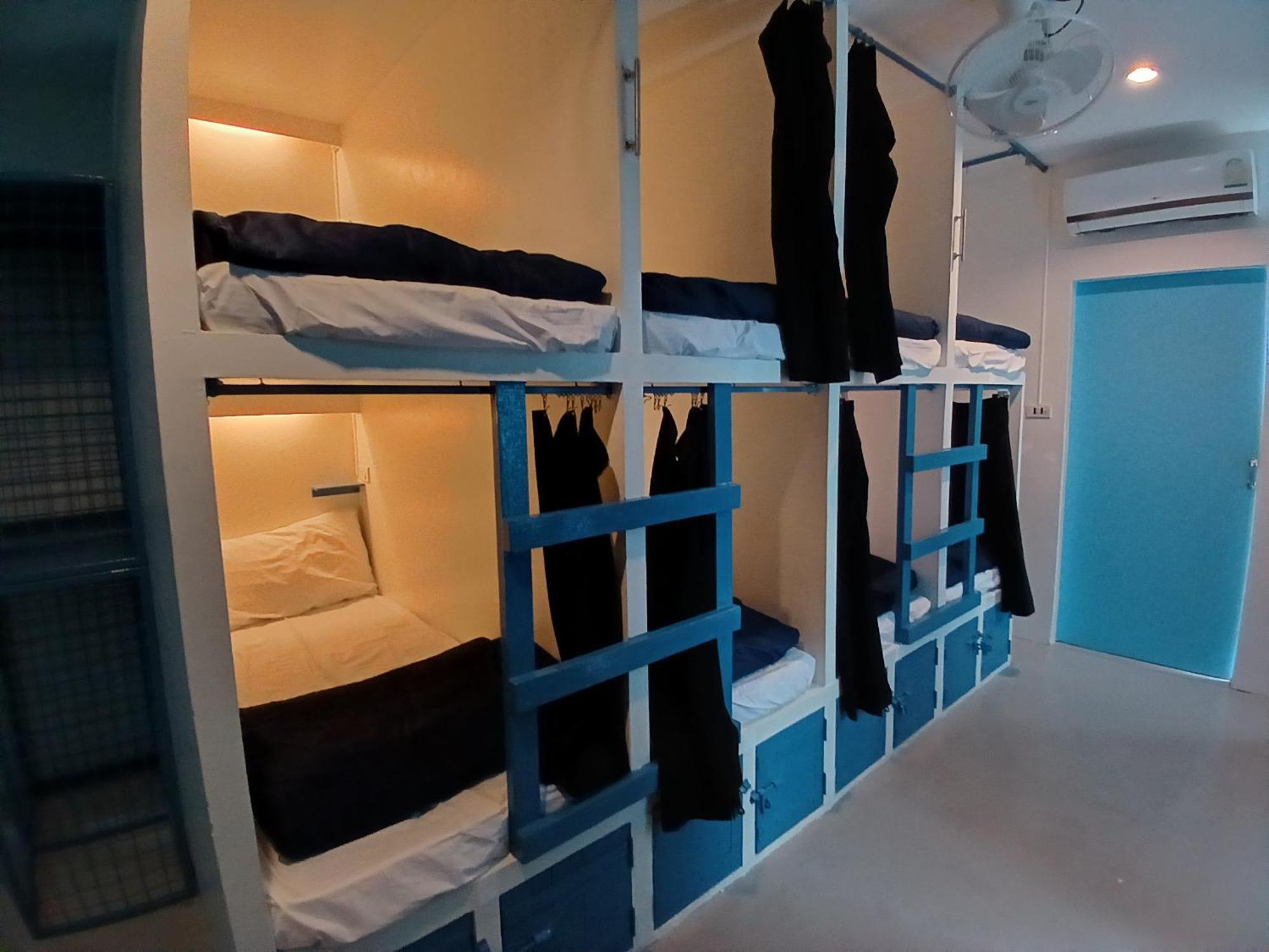 The Hangout Hostel Ао Нанг Экстерьер фото